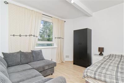 14/3 Hutchison Crossway, Chesser, Edinburgh, EH14 1RT - image 7