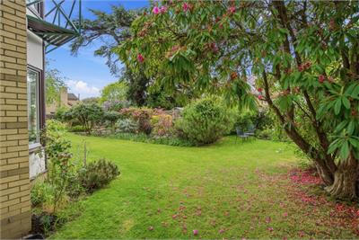Flat 1 Chartwell House, 4b Churchill, Morningside, EDINBURGH, EH10 4BQ - image 15