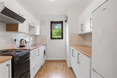 Flat 1 Chartwell House, 4b Churchill, Morningside, EDINBURGH, EH10 4BQ - image 4