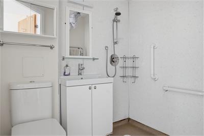 Flat 1 Chartwell House, 4b Churchill, Morningside, EDINBURGH, EH10 4BQ - image 8