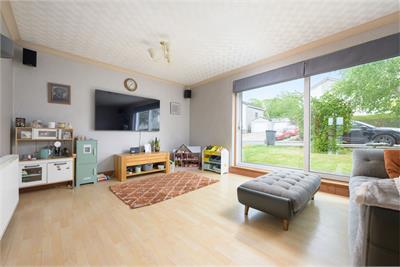 56 West Park, Carnock, KY12 9JU - image 2