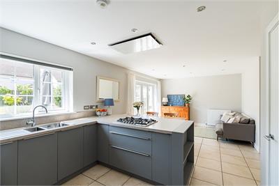 12 North Platt Crescent, Ratho, EH28 8JT - image 3
