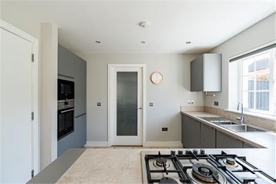 12 North Platt Crescent, Ratho, EH28 8JT - image 4