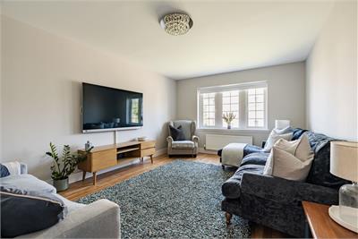 12 North Platt Crescent, Ratho, EH28 8JT - image 1