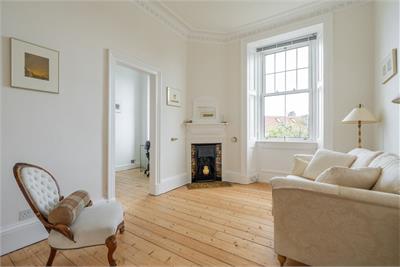 9/2 Plewlands Terrace, Edinburgh, EH10 5JX - image 2