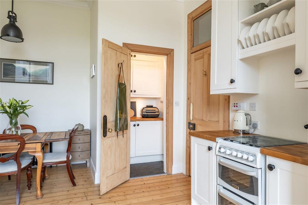 9/2 Plewlands Terrace, Edinburgh, EH10 5JX - image 6