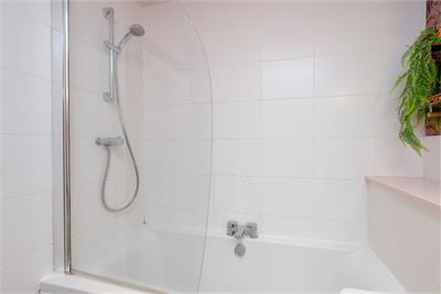 124/56 Lothian Road, Tollcross, Edinburgh, EH3 9DD - image 10
