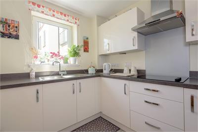 8 Tantallon Court, North Berwick, EH39 5QF - image 7