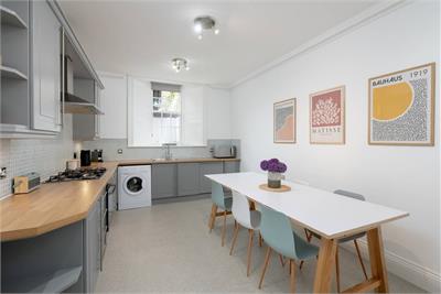 8b Northumberland Street South East Lane, Edinburgh, EH3 6LP - image 3