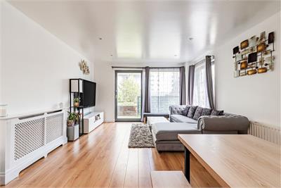 7/3 Western Harbour Midway, Edinburgh, EH6 6LE - image 2