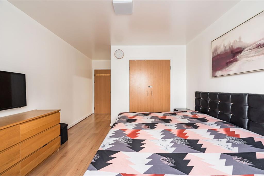 7/3 Western Harbour Midway, Edinburgh, EH6 6LE - image 7