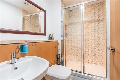 7/3 Western Harbour Midway, Edinburgh, EH6 6LE - image 8