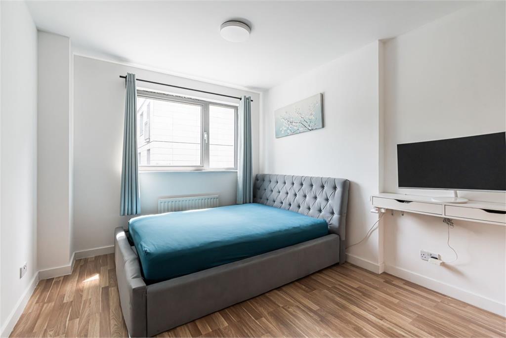 7/3 Western Harbour Midway, Edinburgh, EH6 6LE - image 9