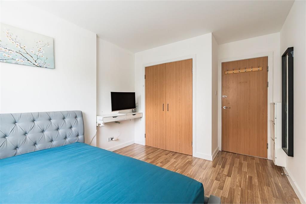 7/3 Western Harbour Midway, Edinburgh, EH6 6LE - image 10