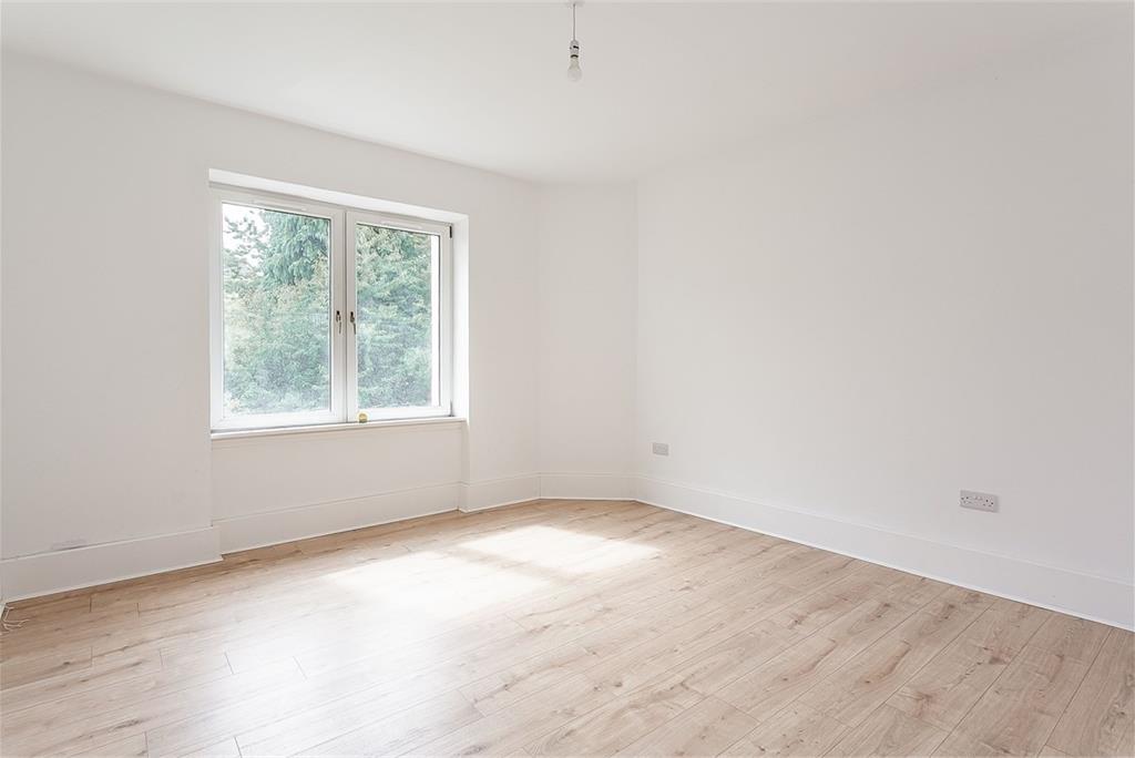 7/4 Hawkhill Avenue,
Edinburgh,
EH7 6BY - image 9