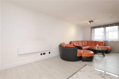 7/14 Tower Place, The Shore, Edinburgh, EH6 7BZ - image 3
