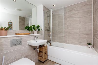 2/8 Cunningham Square, Portobello, Edinburgh, EH15 1BF - image 12
