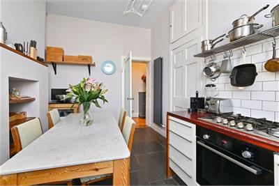15/4 Pitt Street, Edinburgh, EH6 4BX - image 6