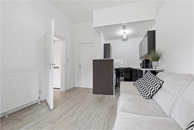 15/14 Wardlaw Place, Edinburgh, EH11 1UD - image 3