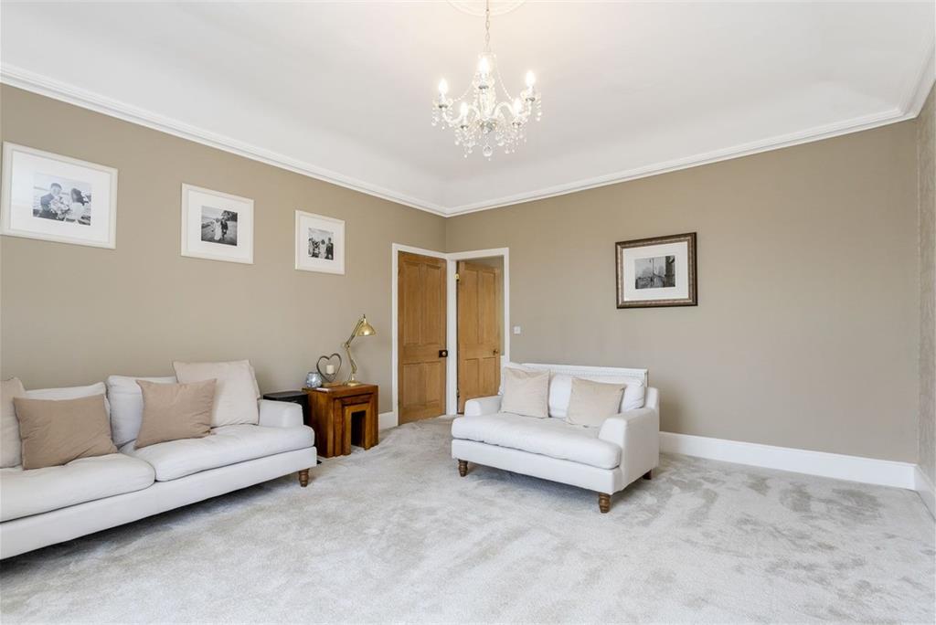 7/2 Carlton Street,
Edinburgh,
EH4 1NE - image 3