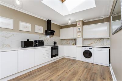 7/2 Carlton Street, Edinburgh, EH4 1NE - image 5