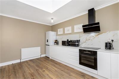 7/2 Carlton Street, Edinburgh, EH4 1NE - image 6