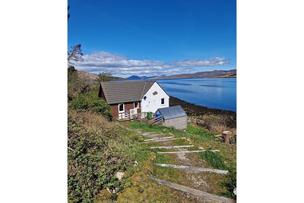Oir Na Mara,
Dunan,
Isle of Skye,
IV49 9AJ - image 1
