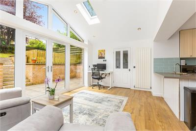 3 Hallcroft Gardens, Ratho, Newbridge, EH28 8SG - image 5