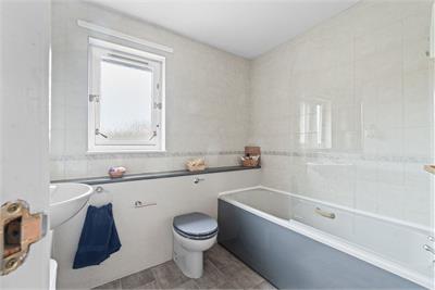 32 Vinefields, Pencaitland, EH34 5HD - image 19