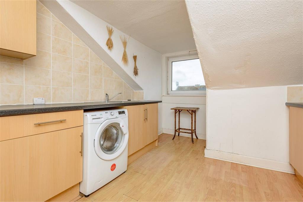 125 (4f), Leith Walk, EDINBURGH, EH6 8NP - image 8