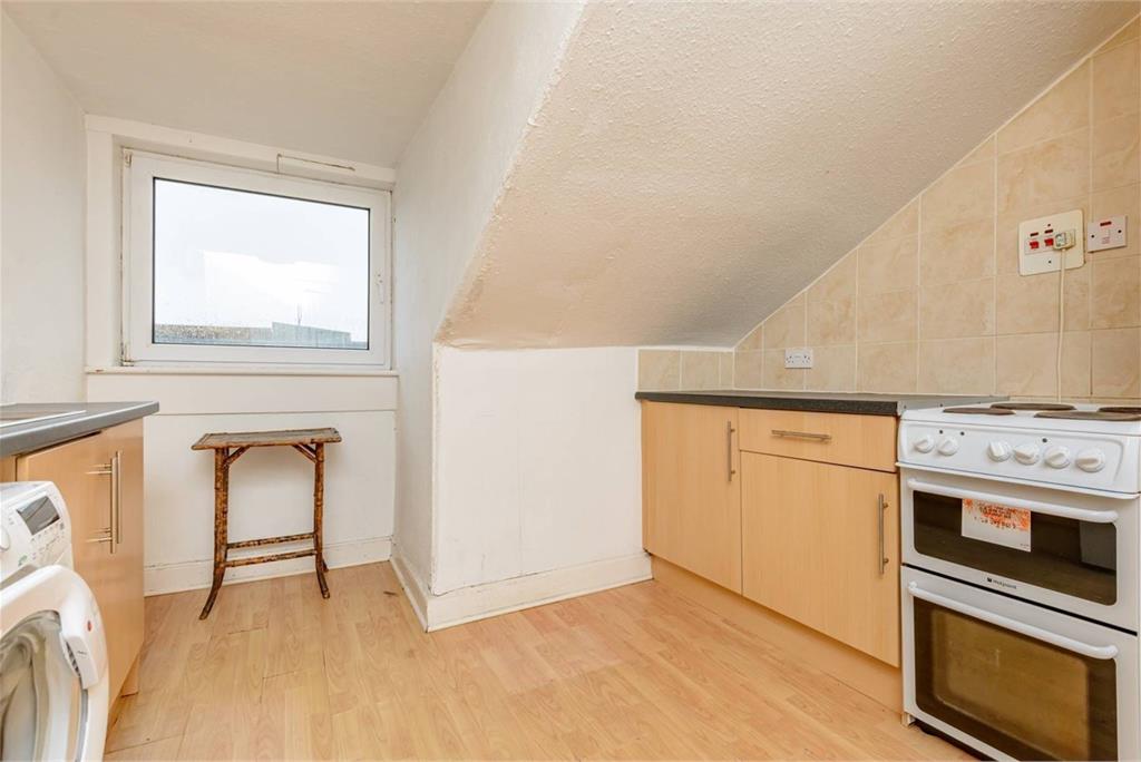 125 (4f), Leith Walk, EDINBURGH, EH6 8NP - image 10