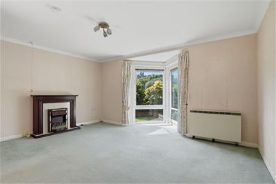 82/5 Craiglockhart Terrace, Edinburgh, EH14 1BA - image 2