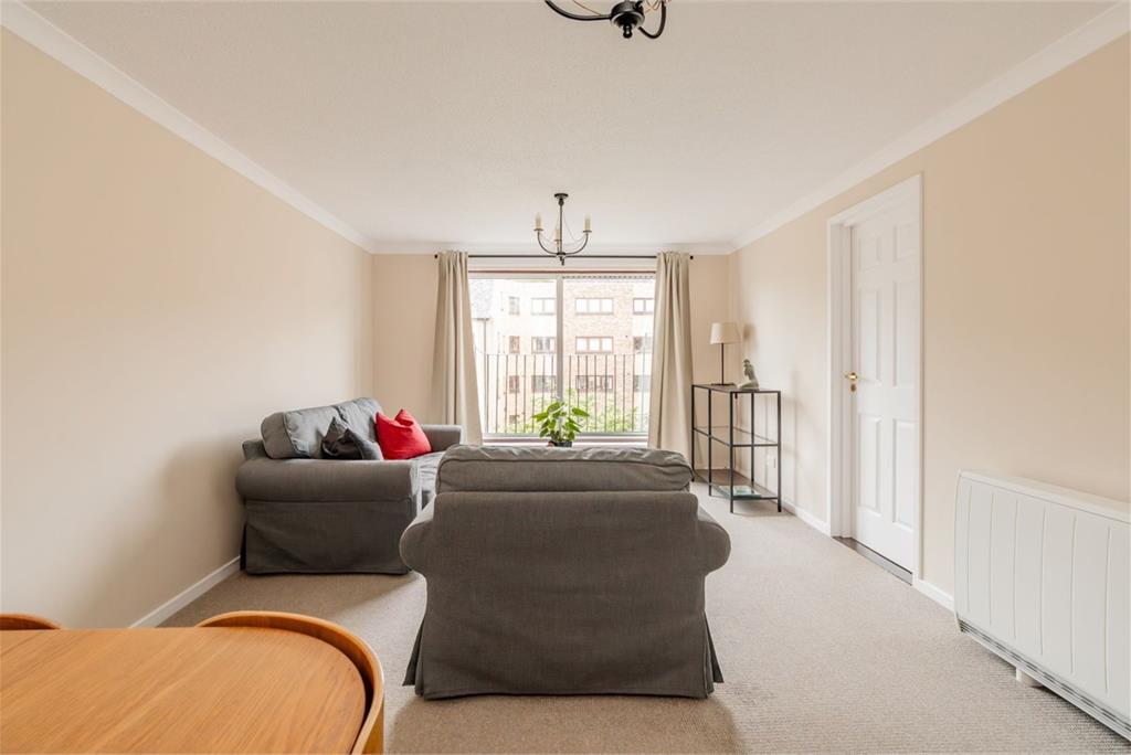 6/6 East Parkside, Edinburgh EH16 5XJ - image 2