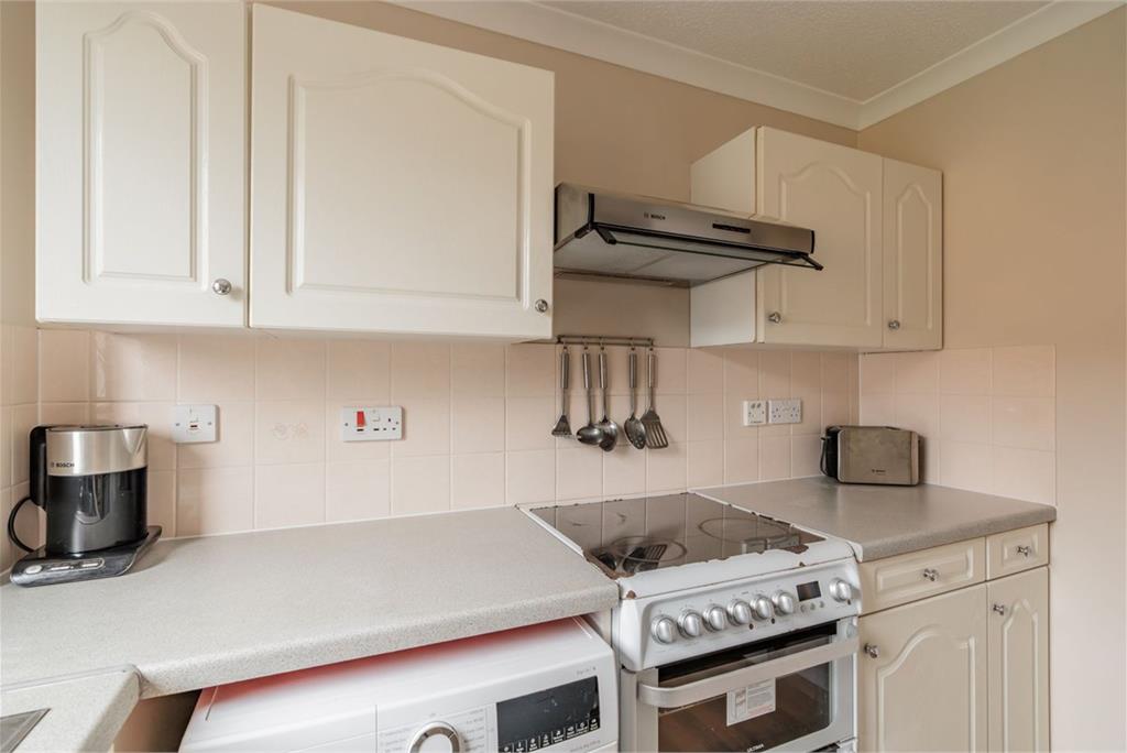 6/6 East Parkside, Edinburgh EH16 5XJ - image 11