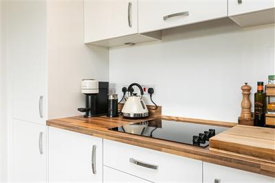 Flat 9, 5 Waterfront Avenue, Edinburgh, EH5 1RT - image 12