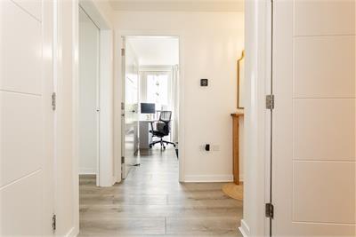 Flat 9, 5 Waterfront Avenue, Edinburgh, EH5 1RT - image 20