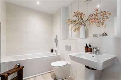 Flat 9, 5 Waterfront Avenue, Edinburgh, EH5 1RT - image 24