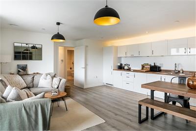 Flat 9, 5 Waterfront Avenue, Edinburgh, EH5 1RT - image 4