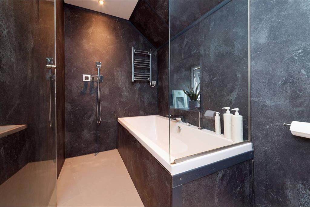 Barend Farmhouse, Sandyhills, Dalbeattie, DG5 4NU - image 22