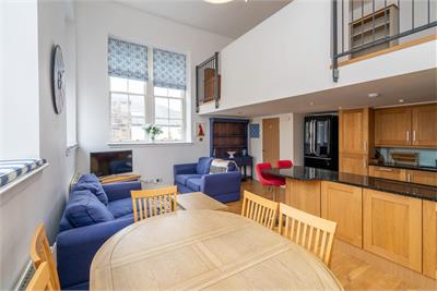 4/3 Davie Street, Newington, Edinburgh, EH8 9EB - image 2
