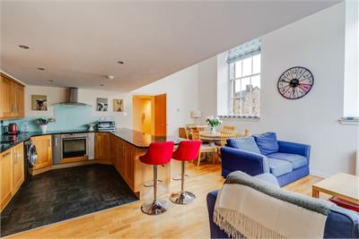 4/3 Davie Street, Newington, Edinburgh, EH8 9EB - image 2