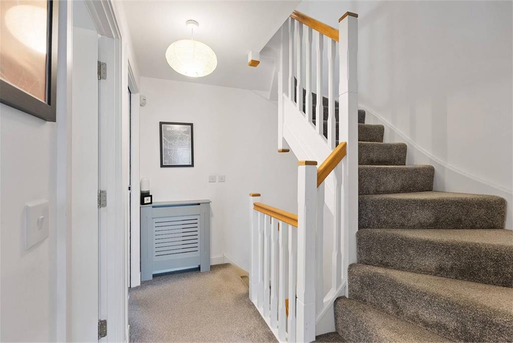 3 Barnyard Park Rigg, South Gyle, EH12 9LJ - image 11