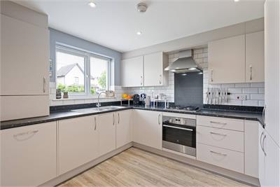 3 Barnyard Park Rigg, South Gyle, EH12 9LJ - image 4
