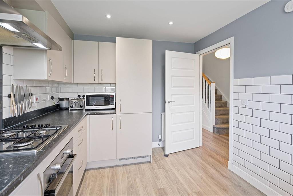 3 Barnyard Park Rigg, South Gyle, EH12 9LJ - image 5