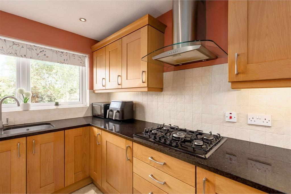 26 Galachlawside, Edinburgh, EH10 7JG - image 15
