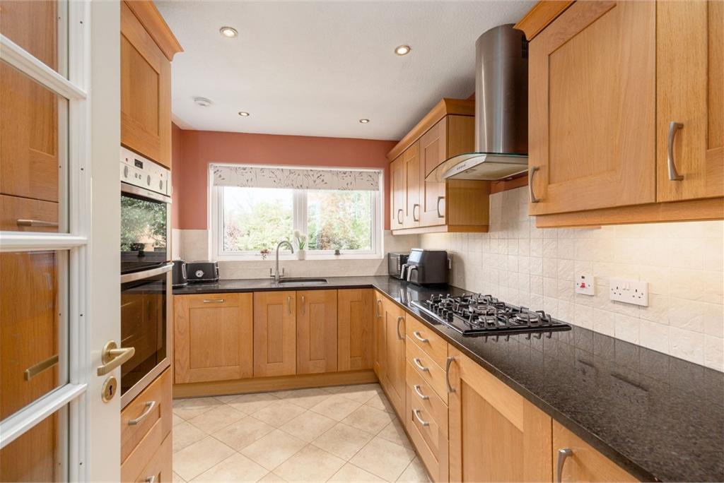 26 Galachlawside, Edinburgh, EH10 7JG - image 3
