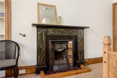 129 (2f2), Gilmore Place, Bruntsfield, Edinburgh, EH3 9PP - image 4