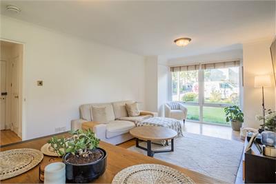 34/2 East Fettes Avenue, Fettes, Edinburgh, EH4 1RE - image 2