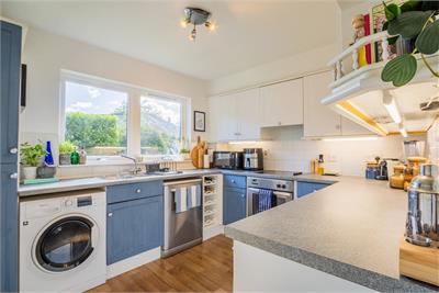 34/2 East Fettes Avenue, Fettes, Edinburgh, EH4 1RE - image 3