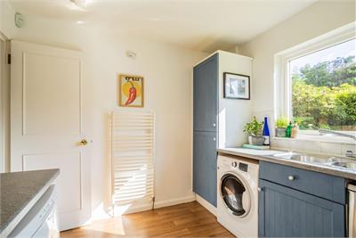 34/2 East Fettes Avenue, Fettes, Edinburgh, EH4 1RE - image 5
